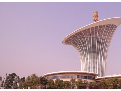 武汉地标建筑“马蹄莲”被誉全球绿色建筑典范