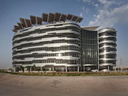 伍兹贝格设计的阿联酋国际可再生能源机构总部大楼