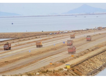 大连超级机场复工 未批假借其他项目开工