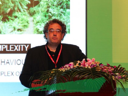 Armando Oliver：景观都市的产生、进程和自管理