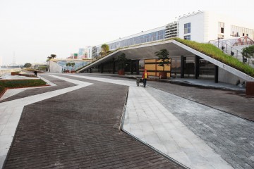 珠江啤酒厂沿江景观/Atelier cnS