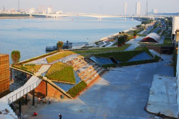 珠江啤酒厂沿江景观/Atelier cnS