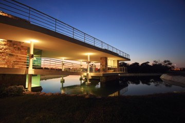 Punta Lago会所/Juan Carlos Seijo Encalada