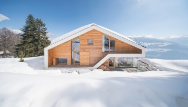 镶嵌在雪中的木屋 (14)